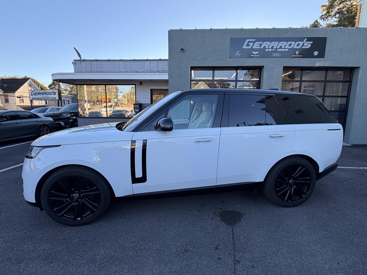 Land Rover Range Rover P400 SE SWB 2023