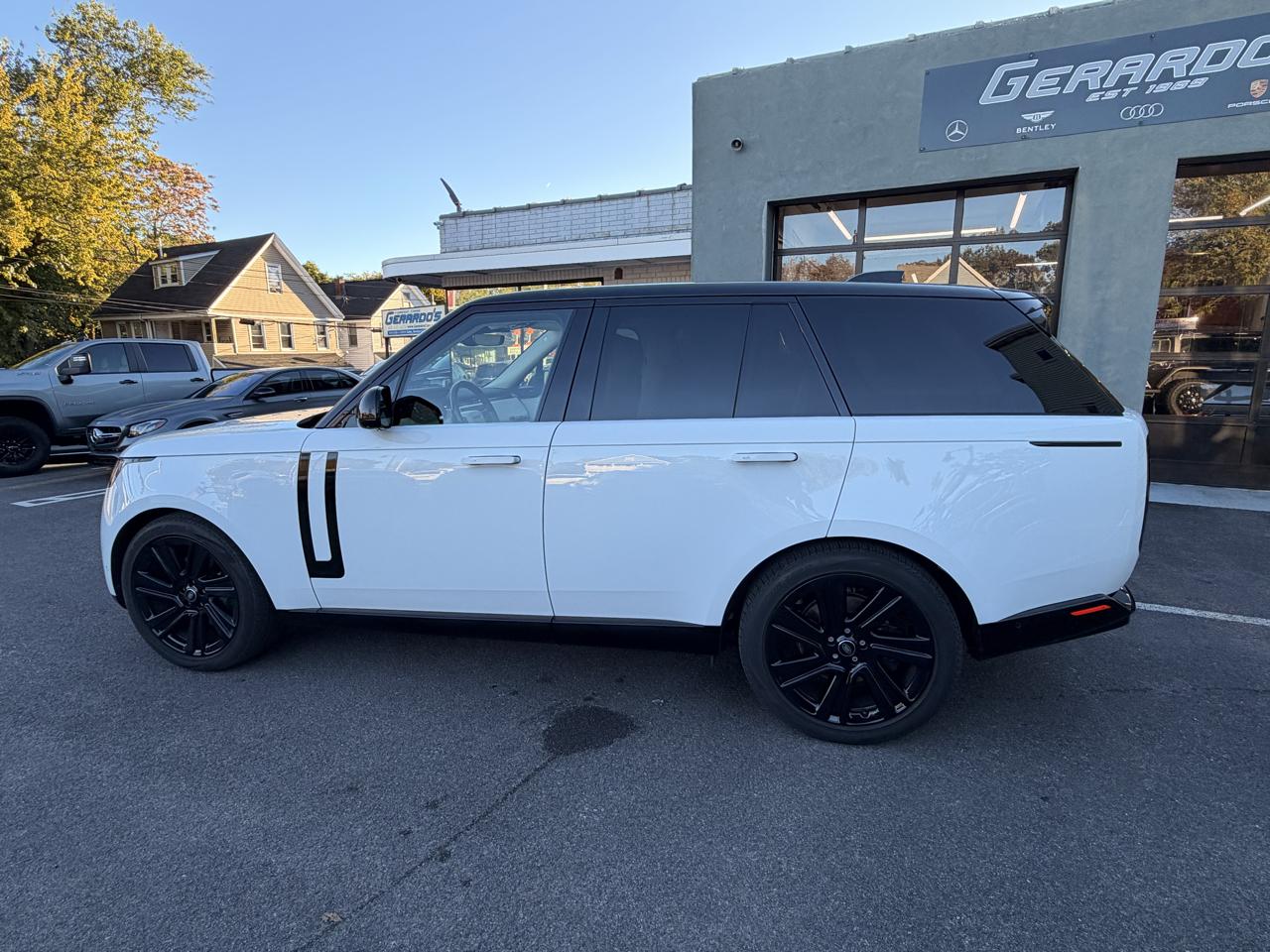 Land Rover Range Rover P400 SE SWB 2023