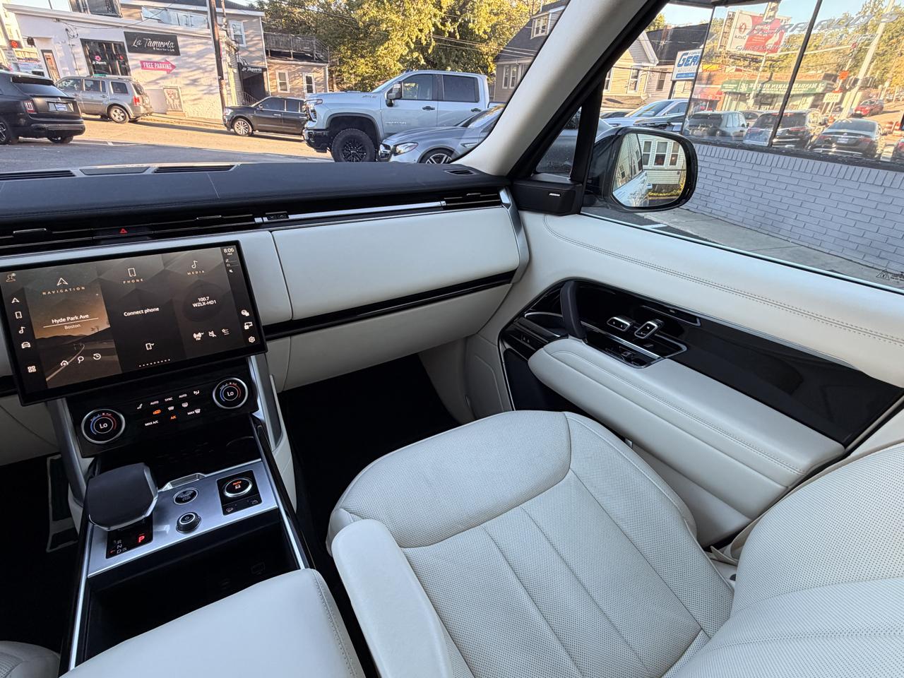 Land Rover Range Rover P400 SE SWB 2023