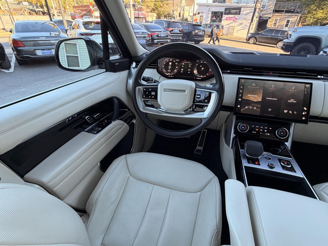 Land Rover Range Rover P400 SE SWB 2023