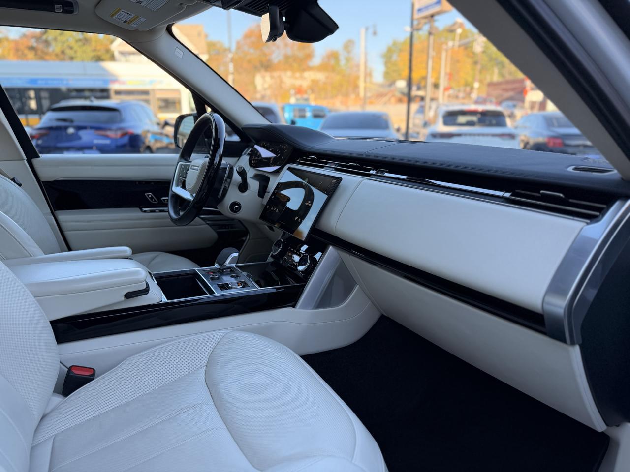 Land Rover Range Rover P400 SE SWB 2023
