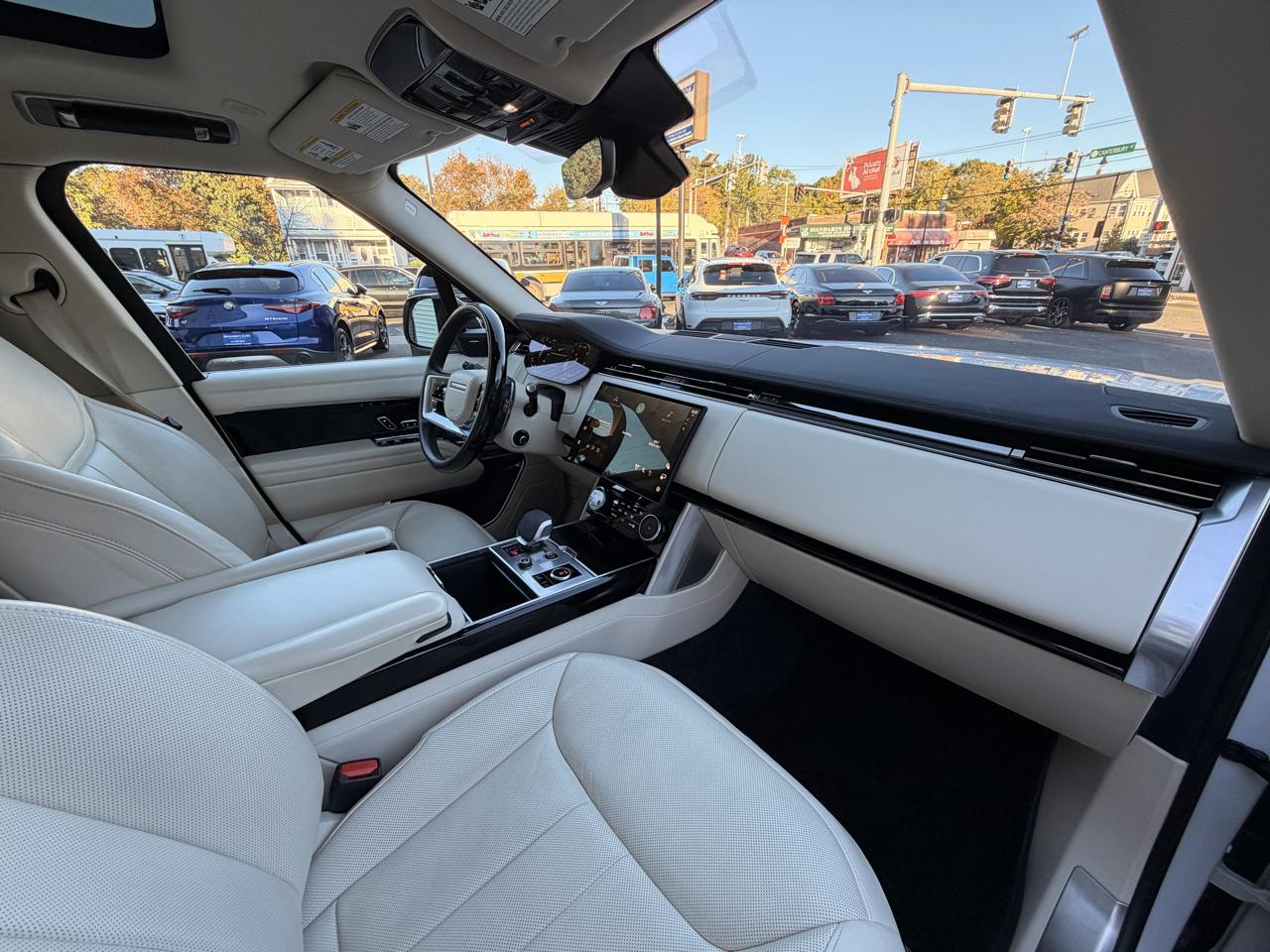 Land Rover Range Rover P400 SE SWB 2023