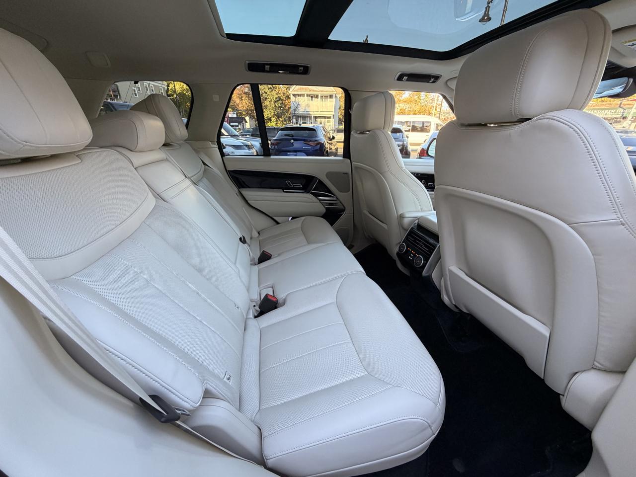 Land Rover Range Rover P400 SE SWB 2023