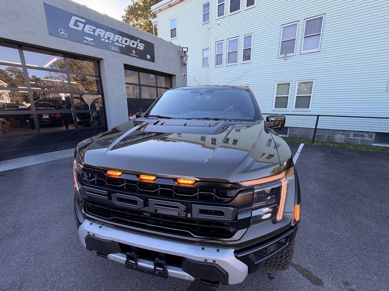 Ford F-150 Raptor 4WD SuperCrew 5.5' Box 2026