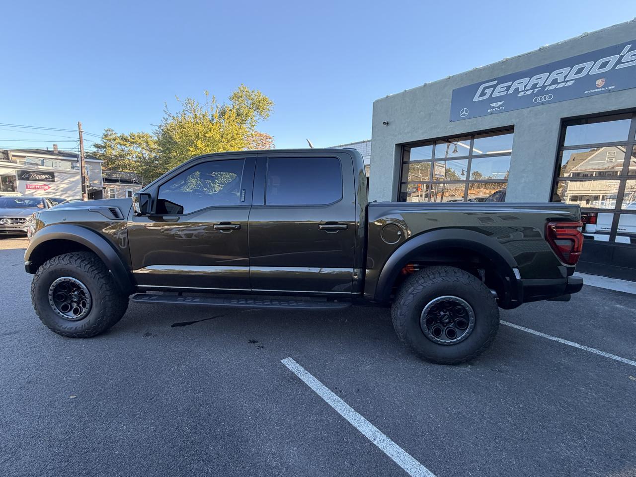 Ford F-150 Raptor 4WD SuperCrew 5.5' Box 2026