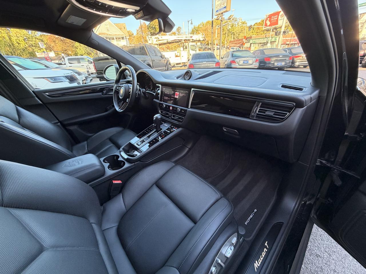 Porsche Macan T AWD 2024