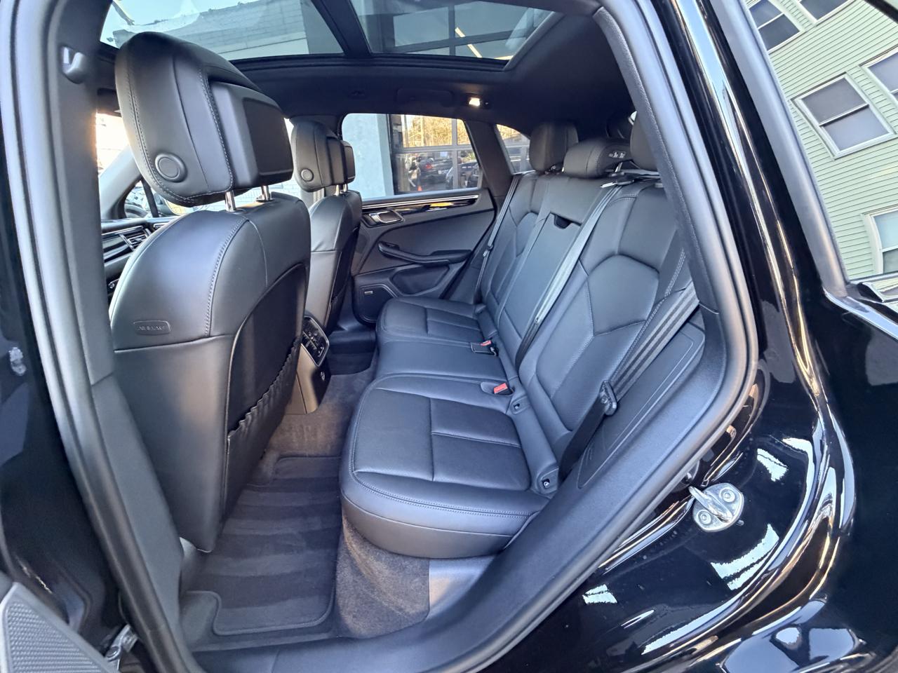 Porsche Macan T AWD 2024