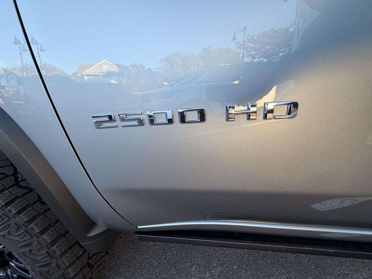Chevrolet Silverado 2500HD 4WD Crew Cab 159" ZR2 2025