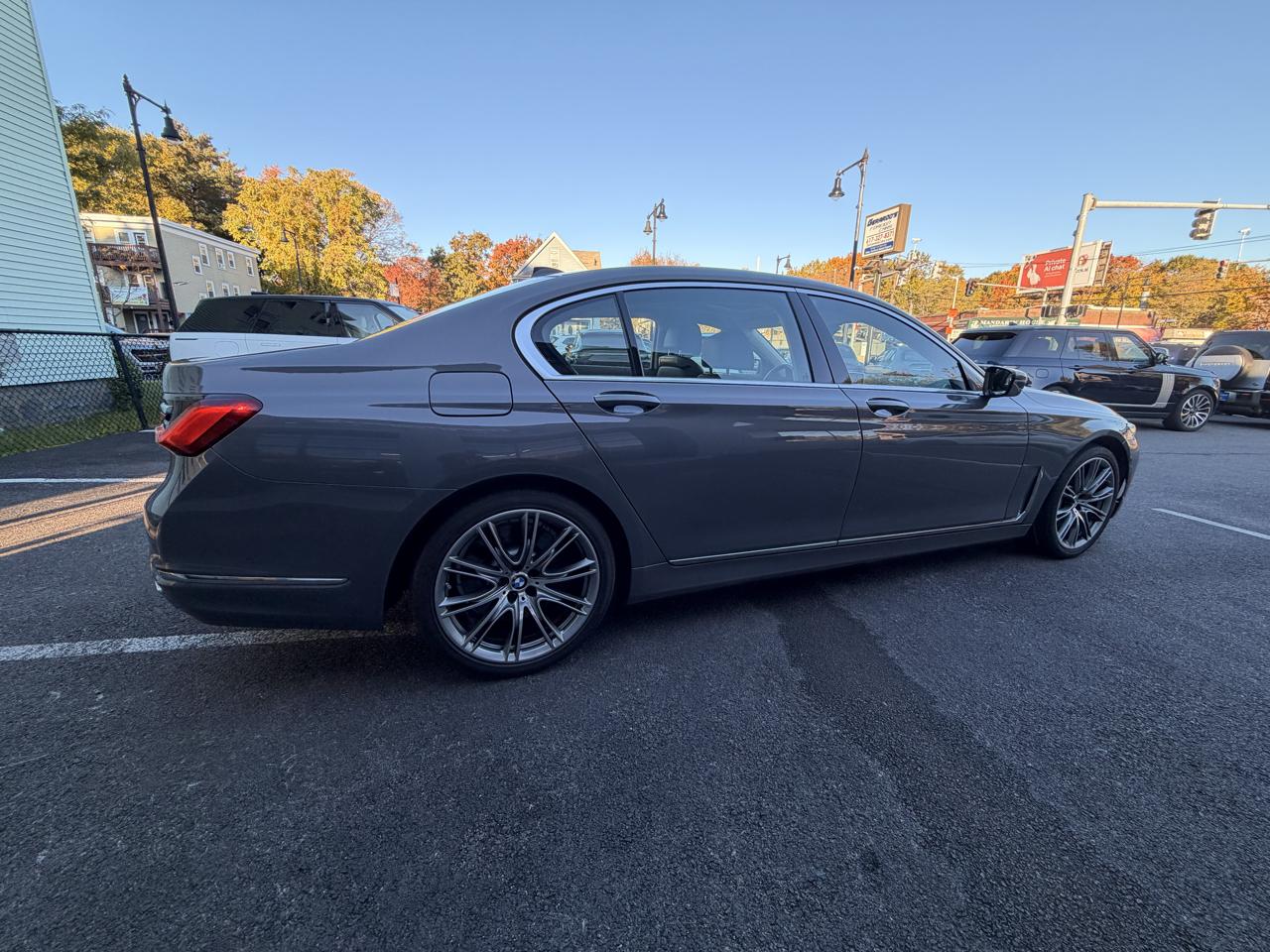BMW 7 Series 750i xDrive Sedan 2022