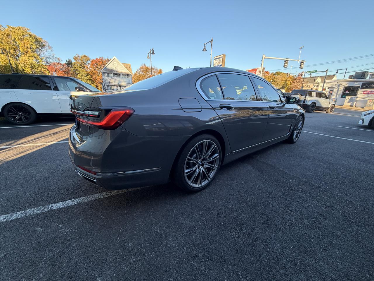 BMW 7 Series 750i xDrive Sedan 2022