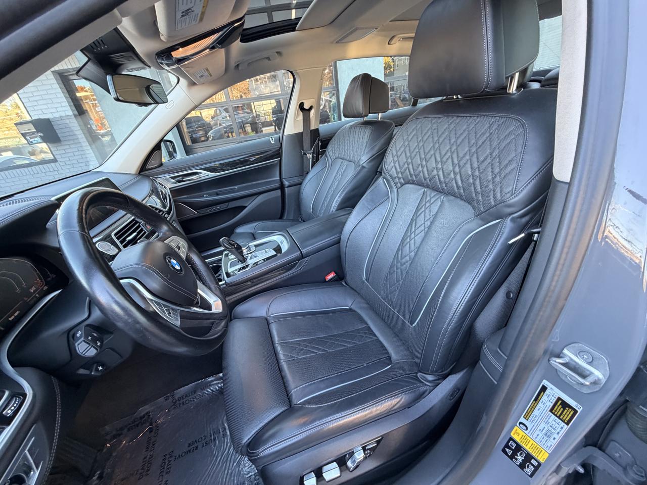 BMW 7 Series 750i xDrive Sedan 2022