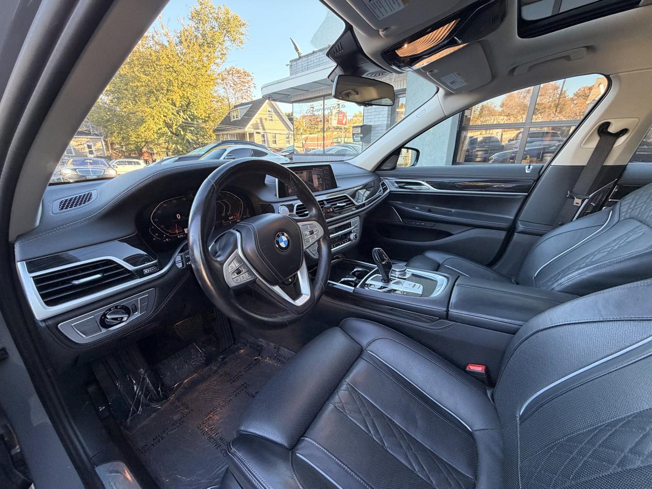 BMW 7 Series 750i xDrive Sedan 2022