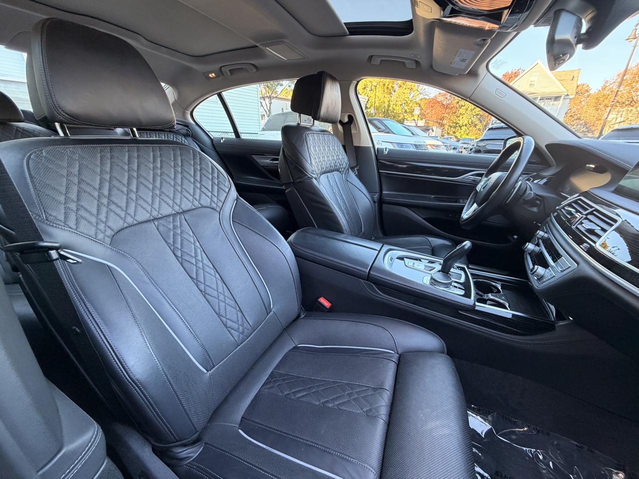 BMW 7 Series 750i xDrive Sedan 2022