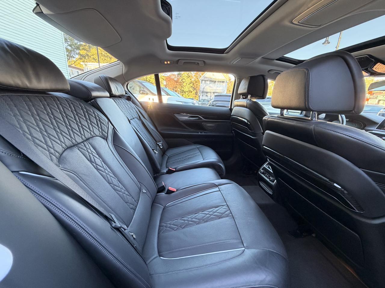BMW 7 Series 750i xDrive Sedan 2022