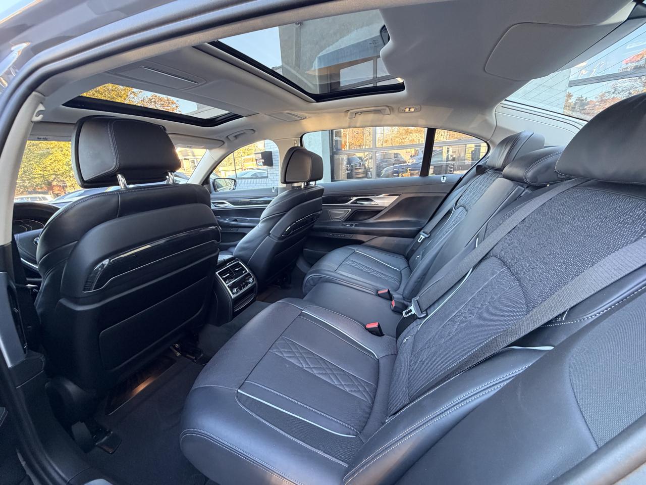 BMW 7 Series 750i xDrive Sedan 2022