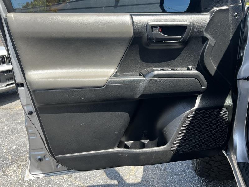 Toyota Tacoma SR5 Double Cab Long Bed I4 6AT 2WD 2017