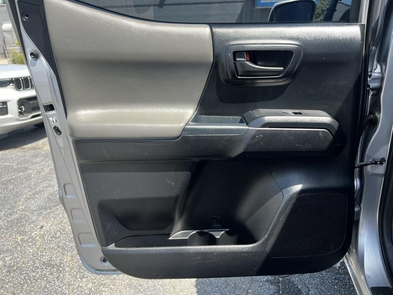 Toyota Tacoma SR5 Double Cab Long Bed I4 6AT 2WD 2017
