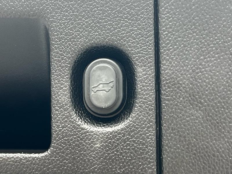 GMC Yukon Denali 4WD 2016
