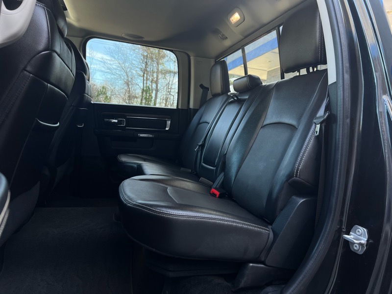 RAM 1500 Laramie Crew Cab SWB 2WD 2016