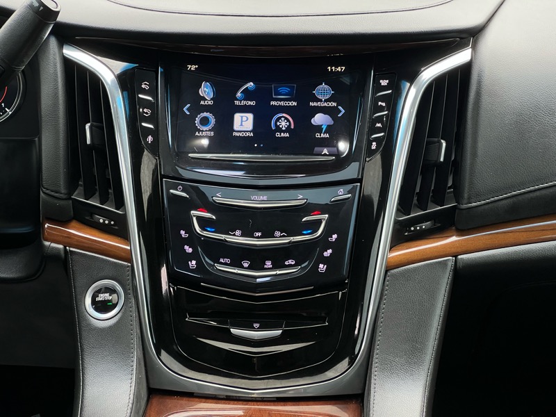 Cadillac Escalade Luxury 4WD 2016