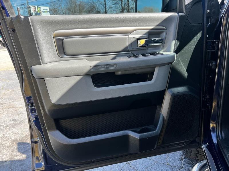 RAM 1500 SLT Crew Cab SWB 4WD 2017