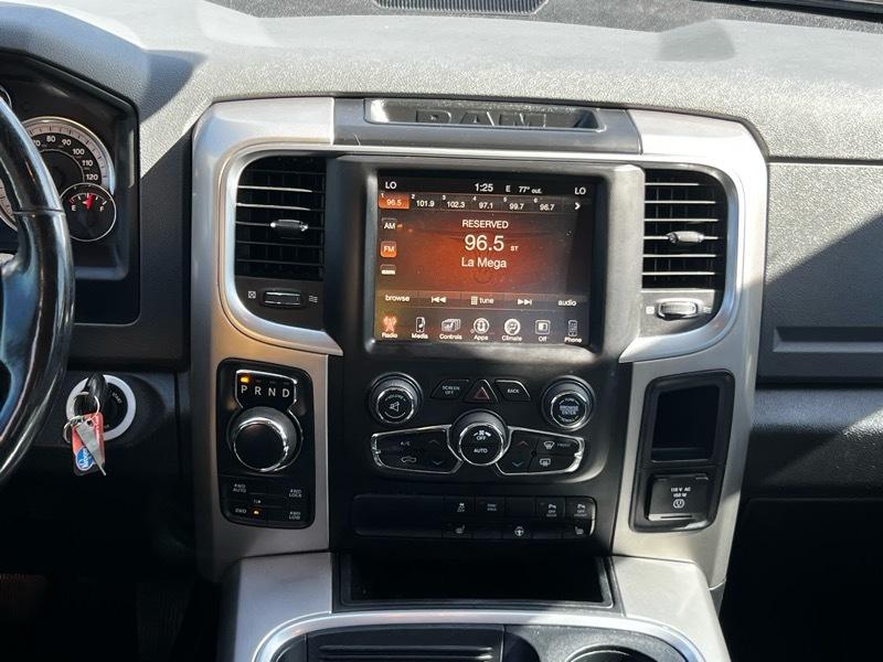 RAM 1500 SLT Crew Cab SWB 4WD 2017