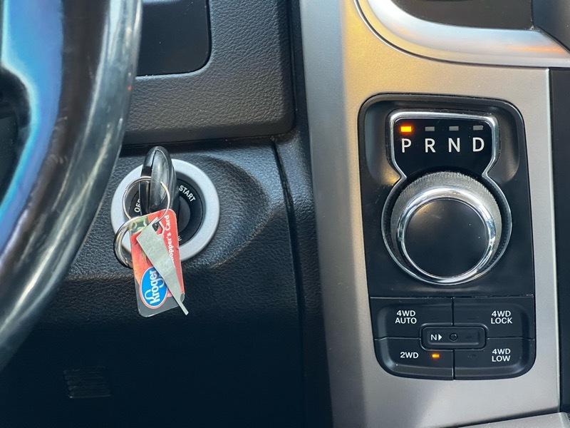 RAM 1500 SLT Crew Cab SWB 4WD 2017