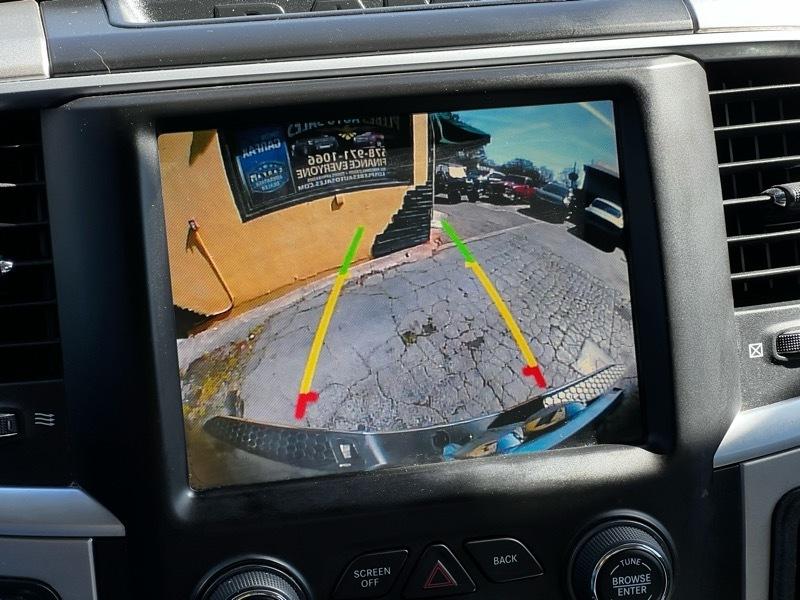 RAM 1500 SLT Crew Cab SWB 4WD 2017