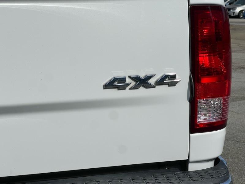 RAM 1500 4WD Crew Cab 140.5" Big Horn 2017