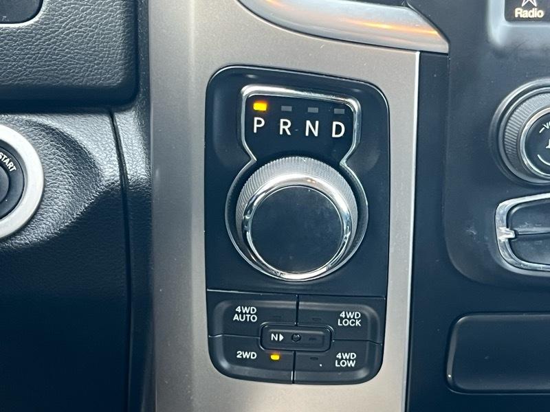 RAM 1500 4WD Crew Cab 140.5" Big Horn 2017