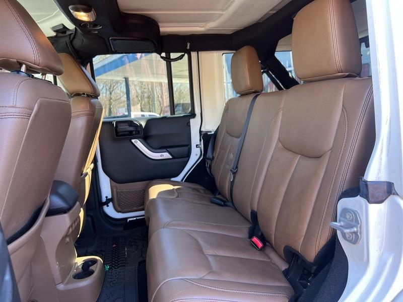 Jeep Wrangler Unlimited Sahara 4WD 2015