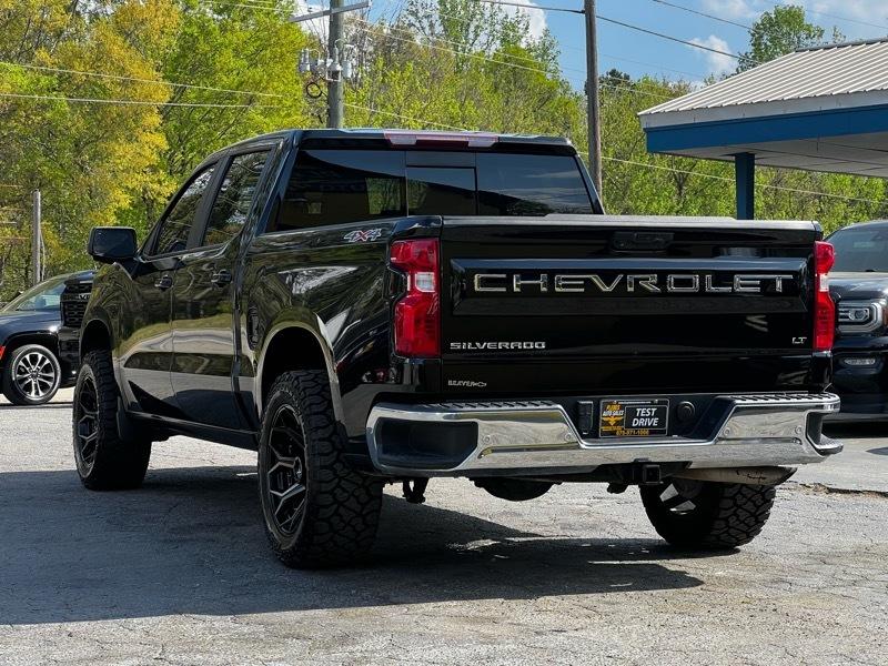 Chevrolet Silverado 1500 LT Crew Cab 4WD 2022