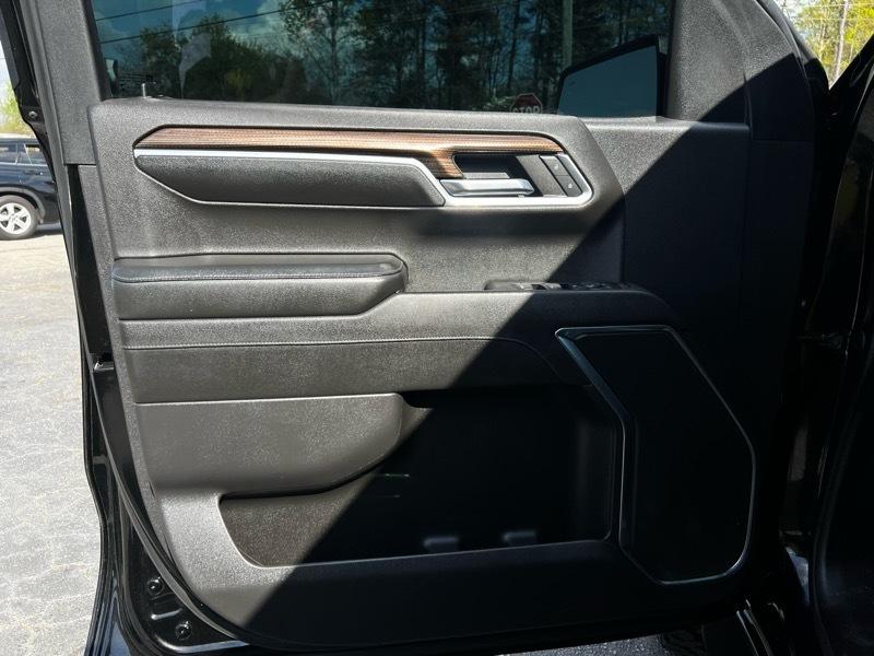 Chevrolet Silverado 1500 LT Crew Cab 4WD 2022