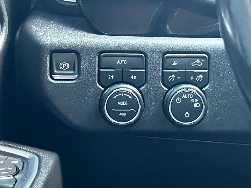 Chevrolet Silverado 1500 LT Crew Cab 4WD 2022