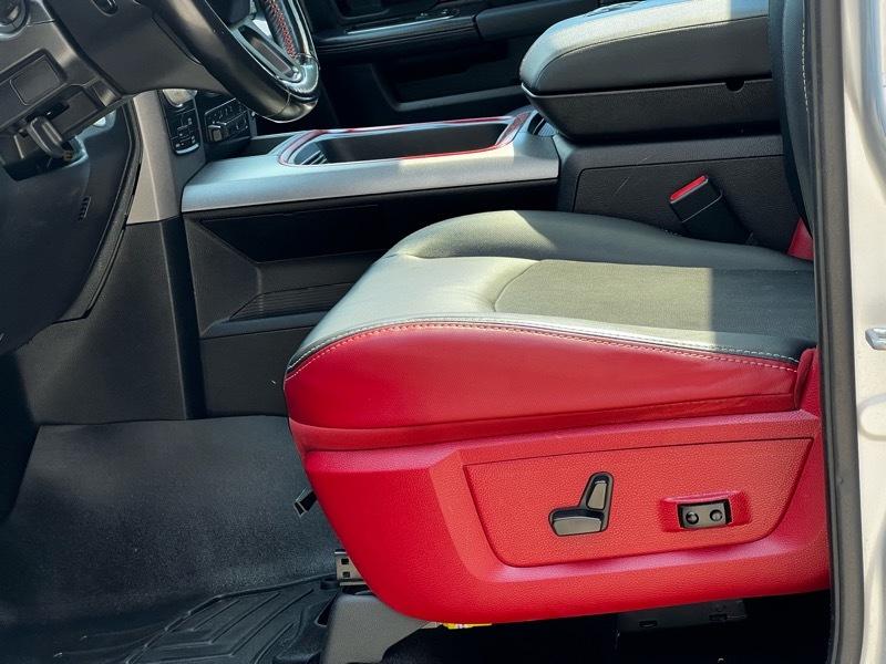 RAM 1500 Rebel Crew Cab SWB 4WD 2016