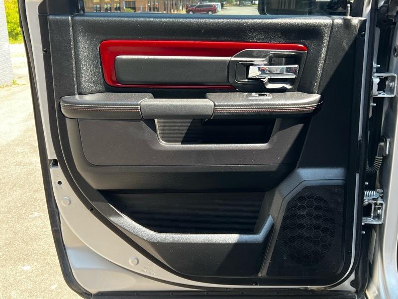 RAM 1500 Rebel Crew Cab SWB 4WD 2016