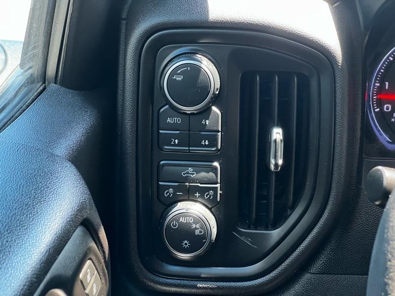 Chevrolet Silverado 1500 Custom Trail Boss Crew Cab Long Box 4WD 2019
