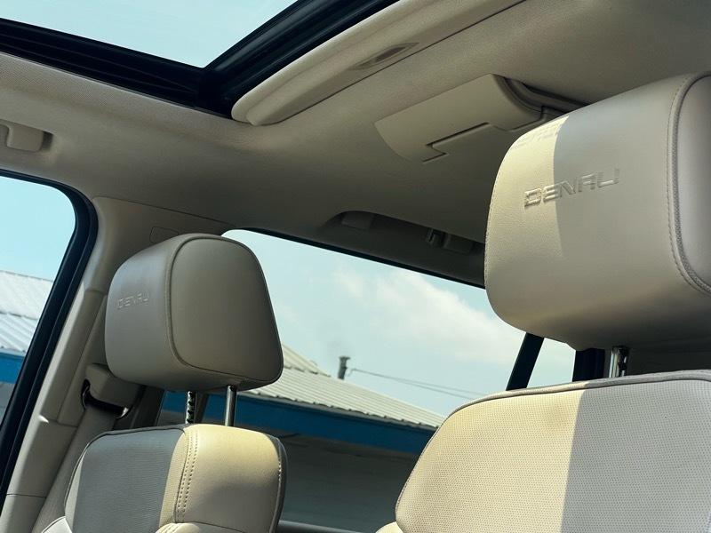 GMC Yukon Denali 4WD 2016