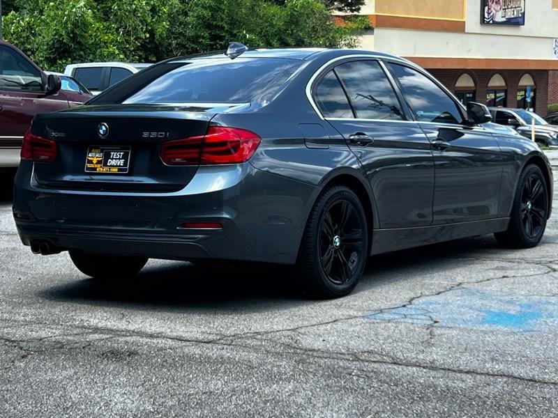 BMW 3-Series 330i xDrive SULEV Sedan 2017