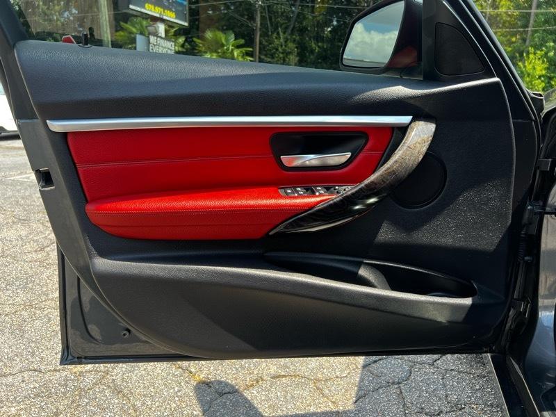 BMW 3-Series 330i xDrive SULEV Sedan 2017