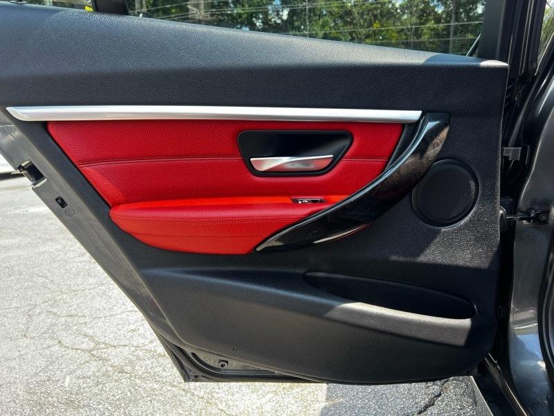 BMW 3-Series 330i xDrive SULEV Sedan 2017