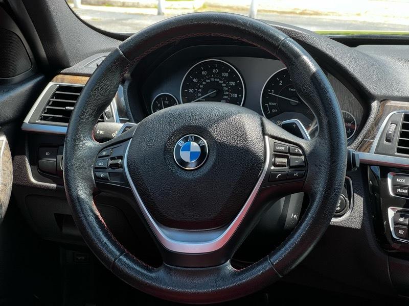 BMW 3-Series 330i xDrive SULEV Sedan 2017