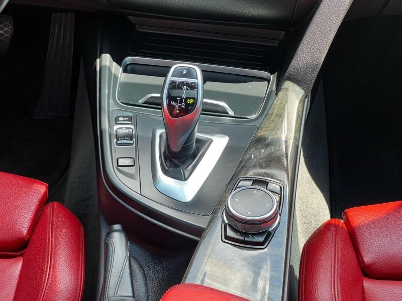BMW 3-Series 330i xDrive SULEV Sedan 2017