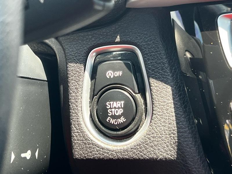 BMW 3-Series 330i xDrive SULEV Sedan 2017