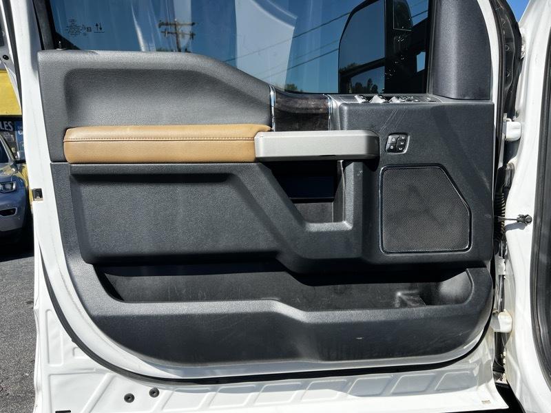 Ford F-250 SD Lariat Crew Cab 4WD 2022