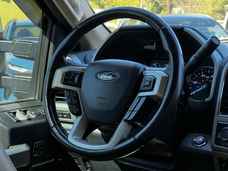 Ford F-250 SD Lariat Crew Cab 4WD 2022