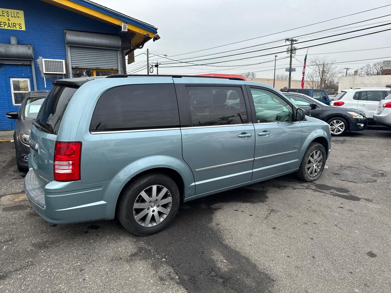 Chrysler Town & Country Touring 2009