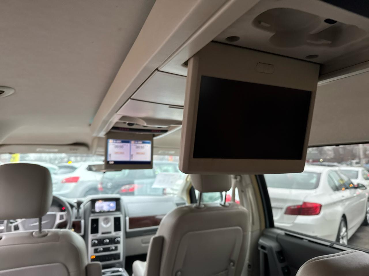 Chrysler Town & Country Touring 2009