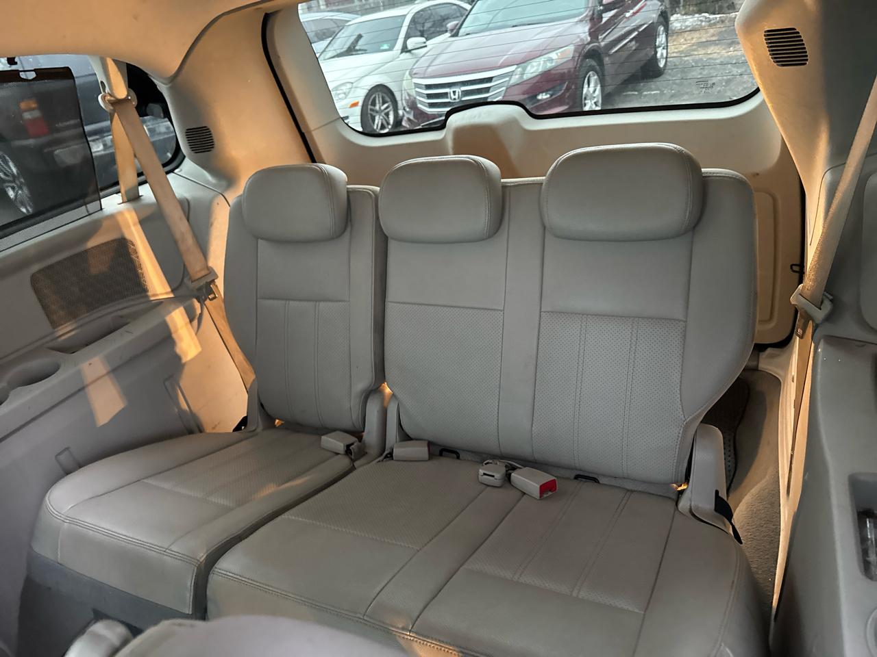 Chrysler Town & Country Touring 2009