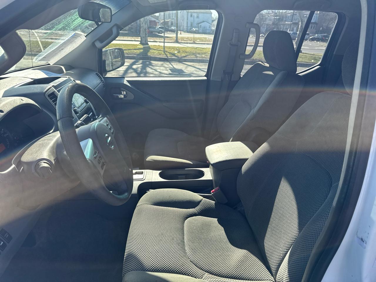 Nissan Frontier SL Crew Cab 4WD 2013